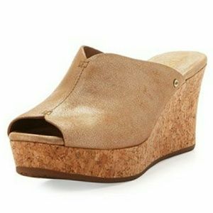 UGG Dominique Sand Suede Peep Toe Platform Sandal